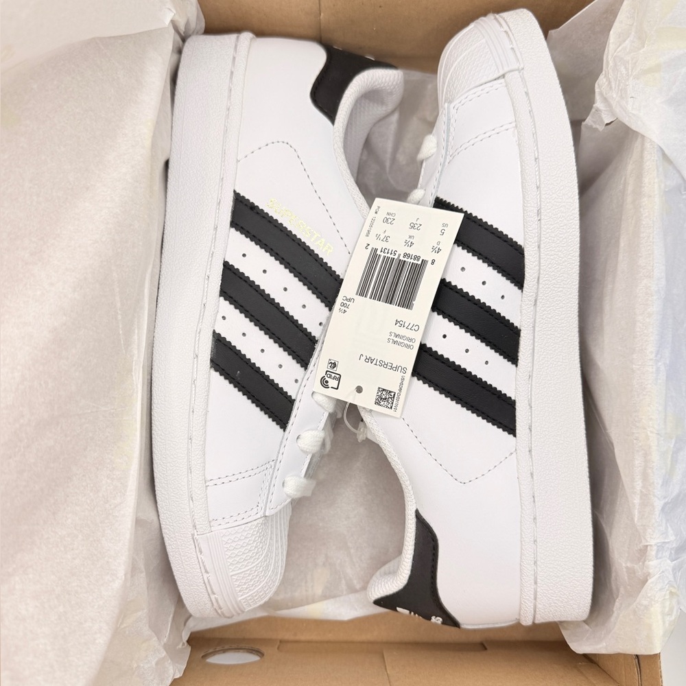 Adidas Superstar J Big Kids White/Core Black – Size 5 US – New w/ Box